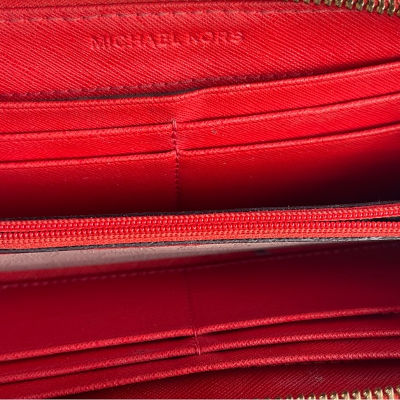 Michael Kors Jet Set ZA Continental Leather Zip wallet - Picture 7 of 16